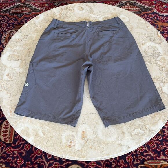 Lululemon Bermuda Shorts Wet Dry Warm Slate Grey Cargo Pockets - Picture 6 of 13